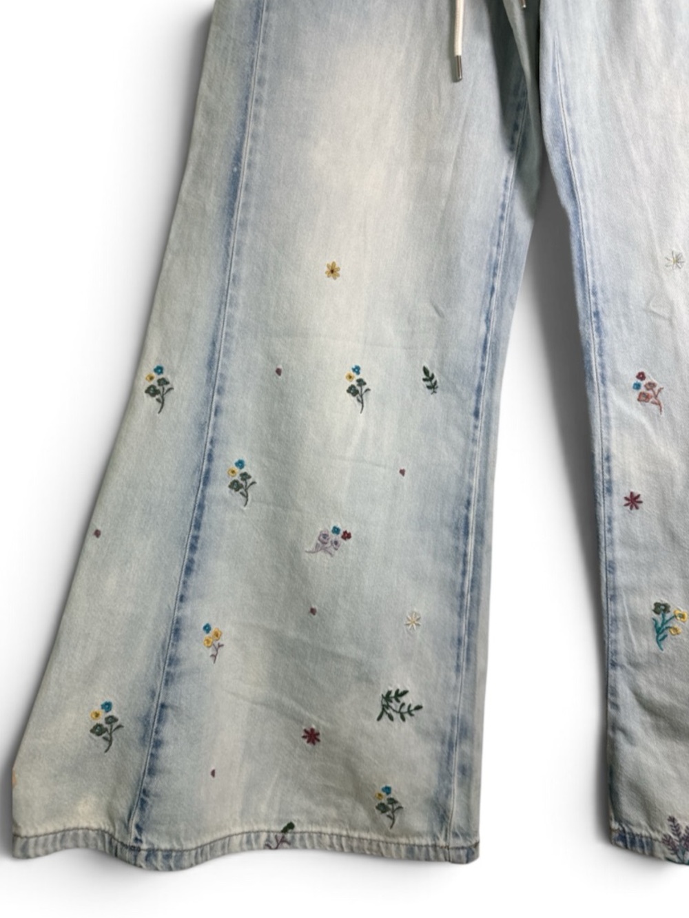Anthropologie Pilcro Adi Mid-Rise Flare Ditsy Jeans, Size S - Picture 8 of 13